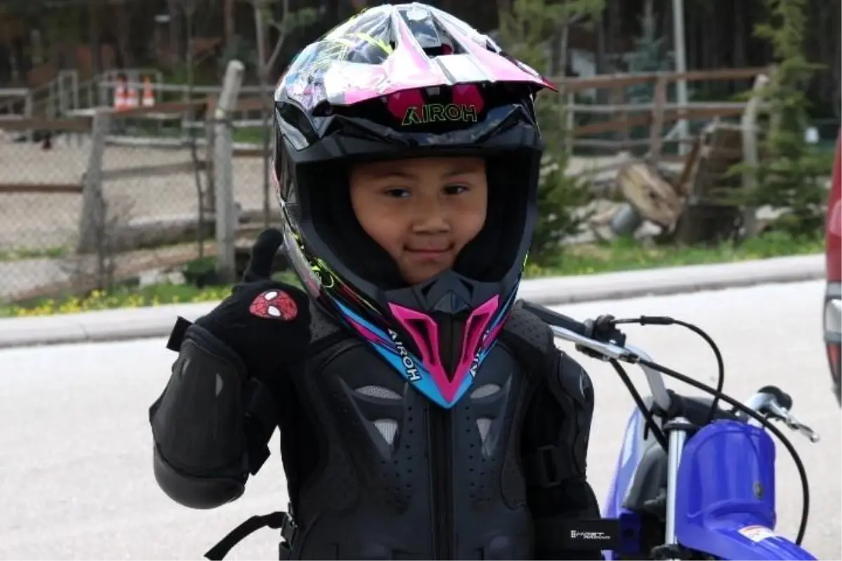 3 Yaşındaki Atakan, Zayn Sofuoğlu ile Buluştu