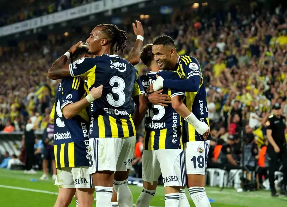 Fenerbahçe, Trabzonspor'u 1-0 Yenerek Galibiyet Serisini 4 Maça Çıkardı