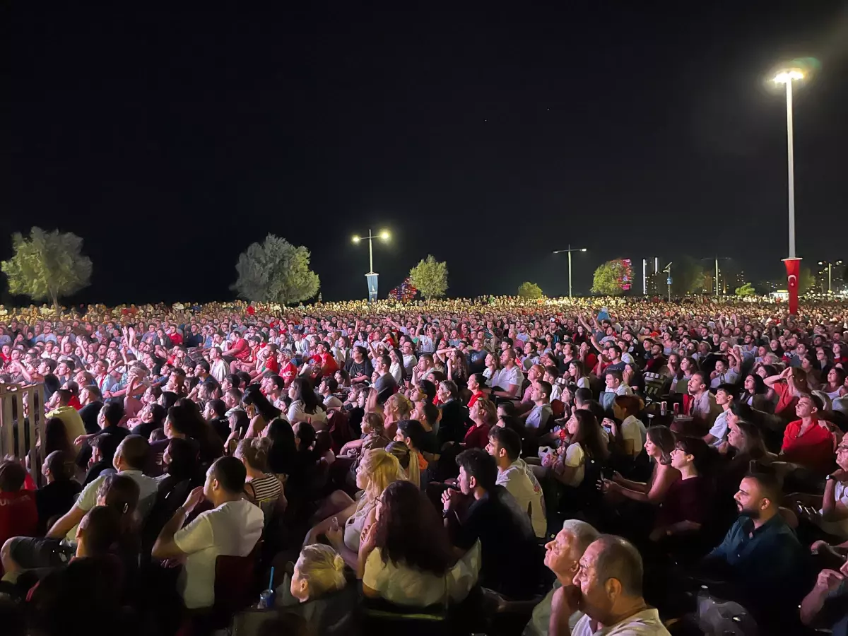 EuroBasket 2025 Finali İzmir'de Coşkuyla İzleniyor
