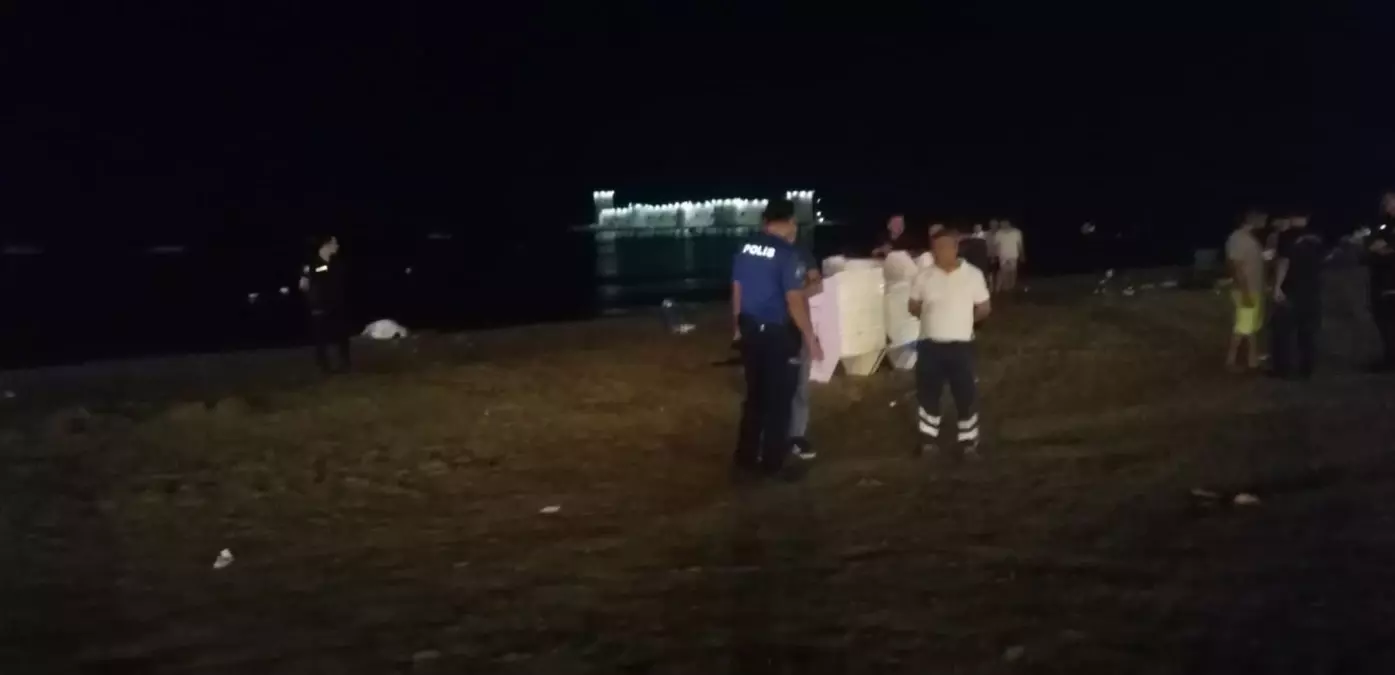 Mersin'de Gece Denize Giren Adam Boğuldu