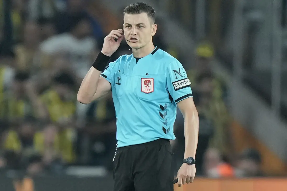 İlk yarı biter bitmez Trabzonspor'dan hakem tepkisi: İlk perde sona erdi