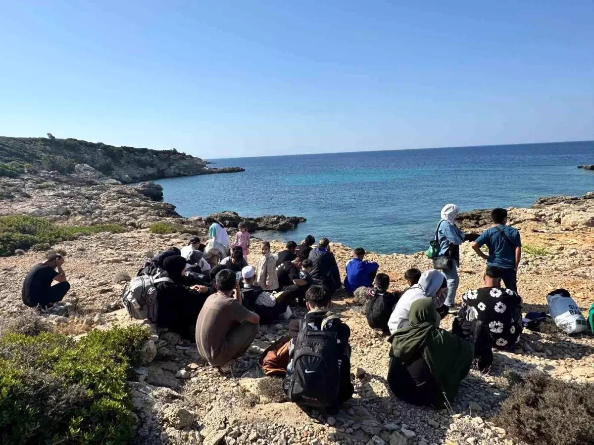 İzmir'de Düzensiz Göçmen Operasyonu: 32 Yakalandı
