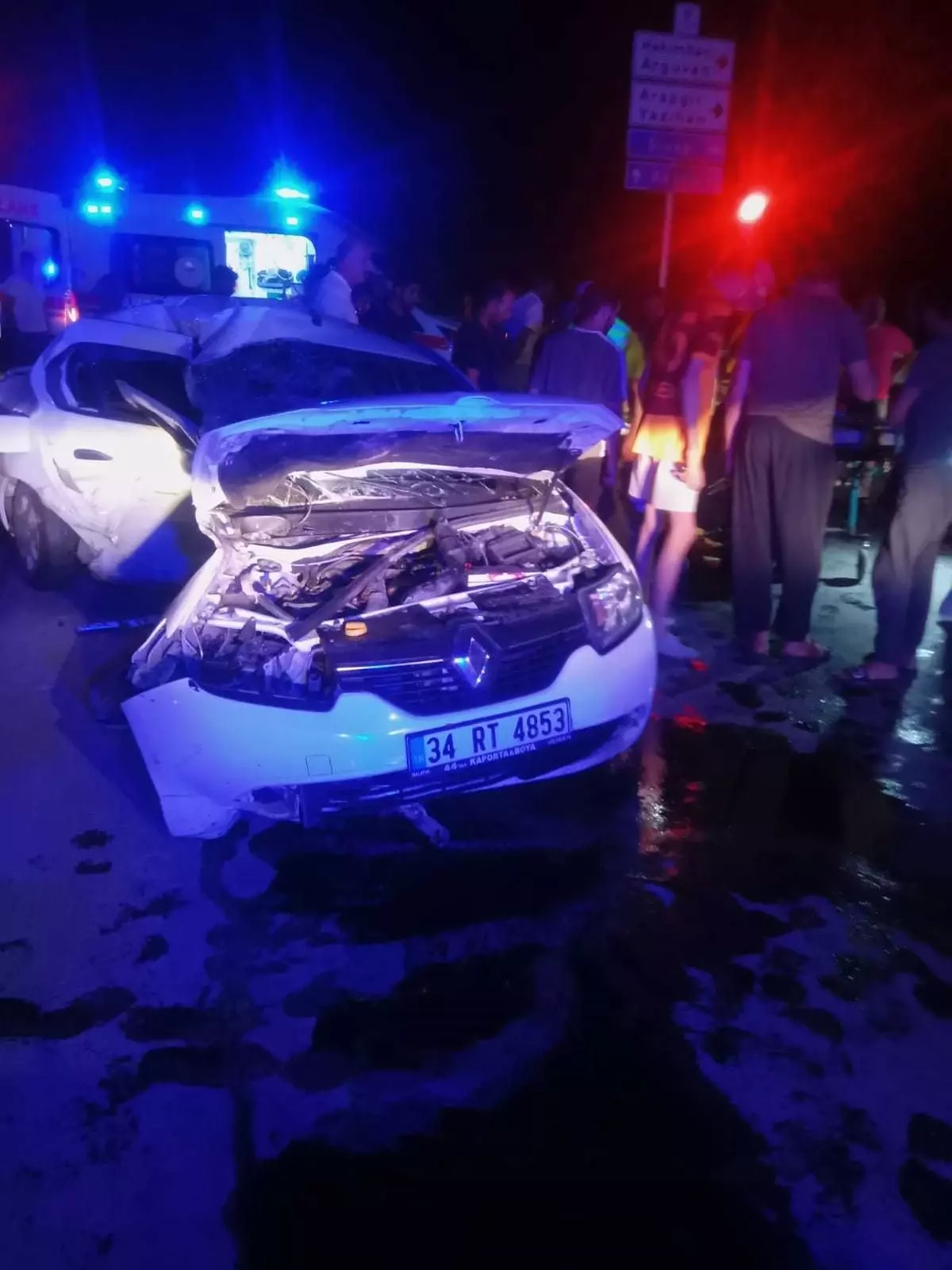 Malatya'da Trafik Kazası: 3 Yaralı