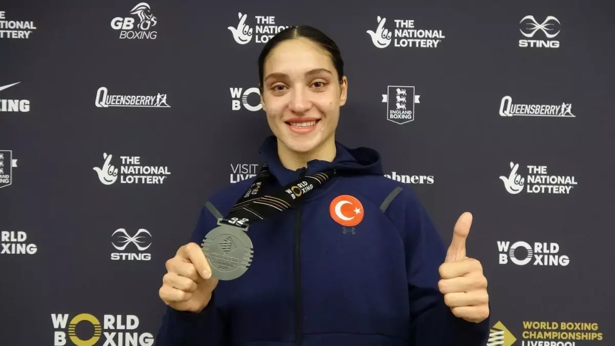 Milli Boksör Büşra Işıldar Dünya İkincisi Oldu