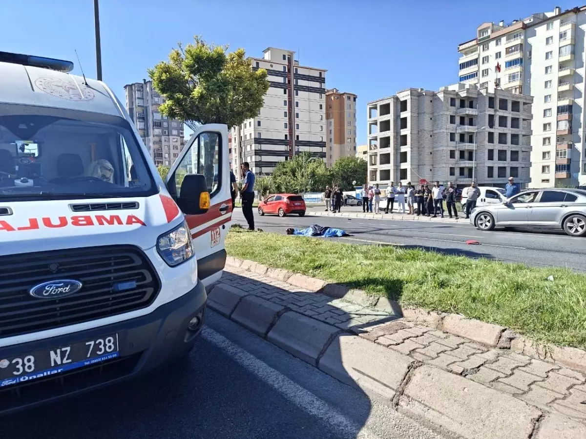 Kayseri'de Motosiklet Kazasında Kadın Hayatını Kaybetti