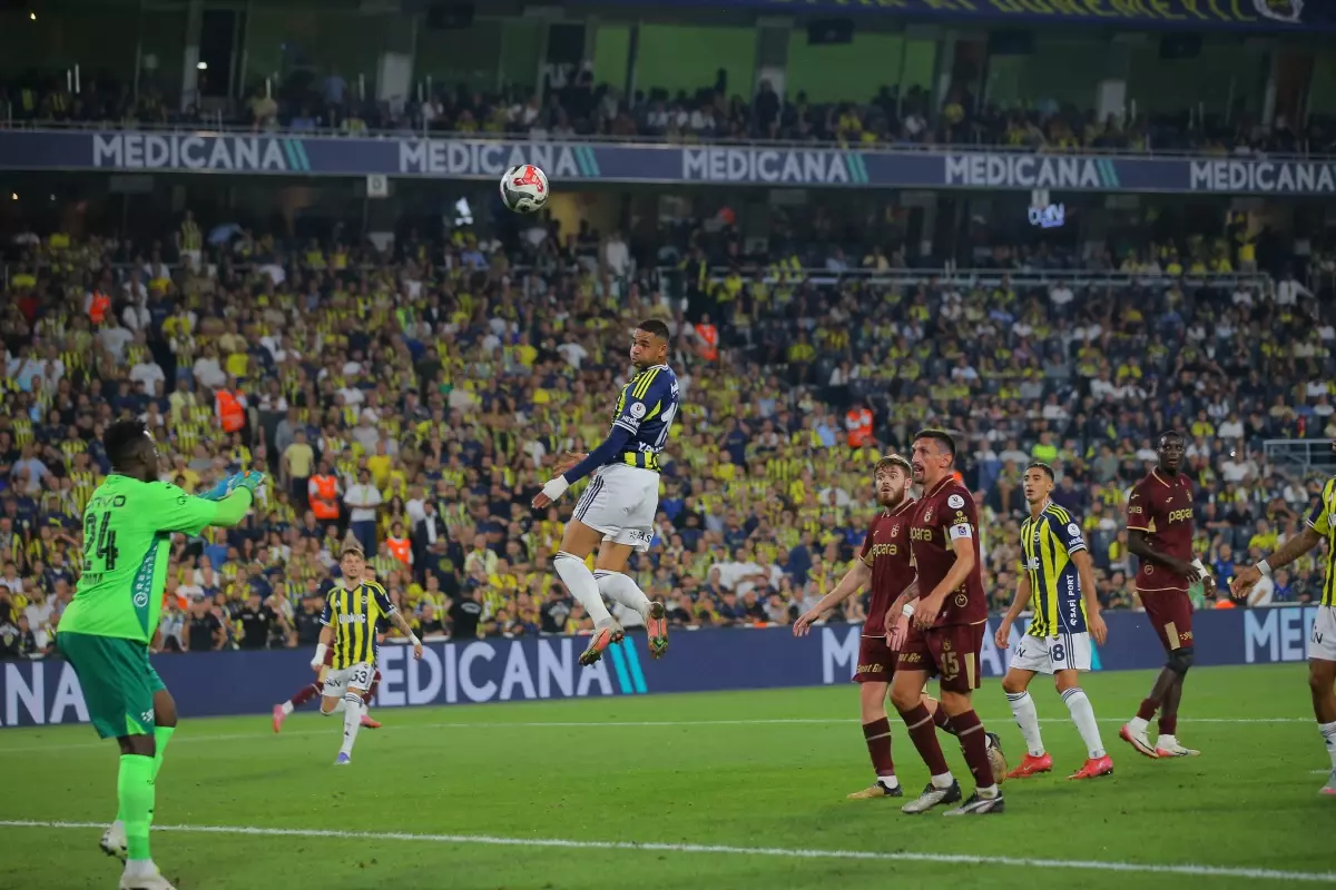 Fenerbahçe, Trabzonspor'u 1-0 Mağlup Etti