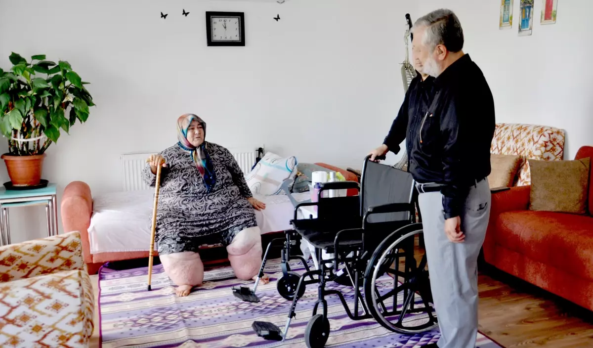 Lenfödem Hastası Emine Güler'e Tekerlekli Sandalye Hediye Edildi