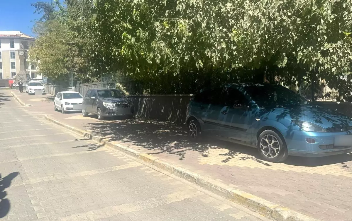 Adıyaman'da Kaldırım İşgali Vatandaşı Kızdırıyor
