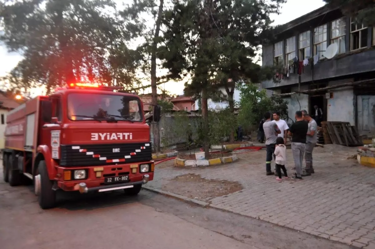 Isparta'da Yangında İki Yaralı