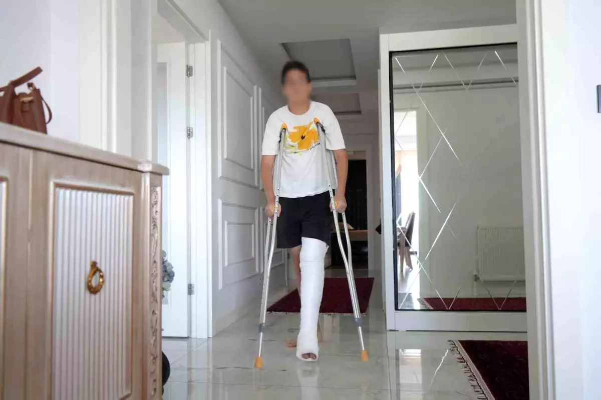 Samsun'da Akran Zorbalığı İddiası: Öğrenci Ayağını Kırdı
