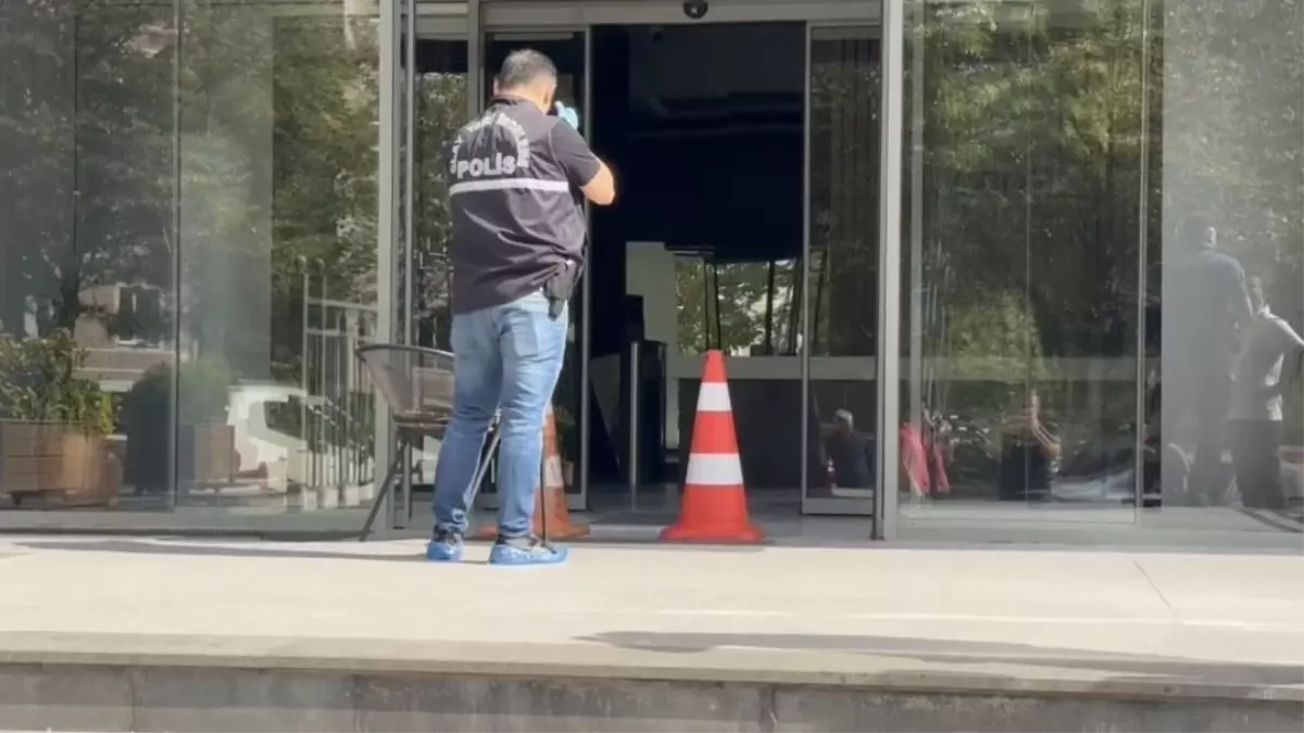 Beylikdüzü'nde Boşanma Aşamasındaki Eşini Yaralayan Koca Gözaltına Alındı