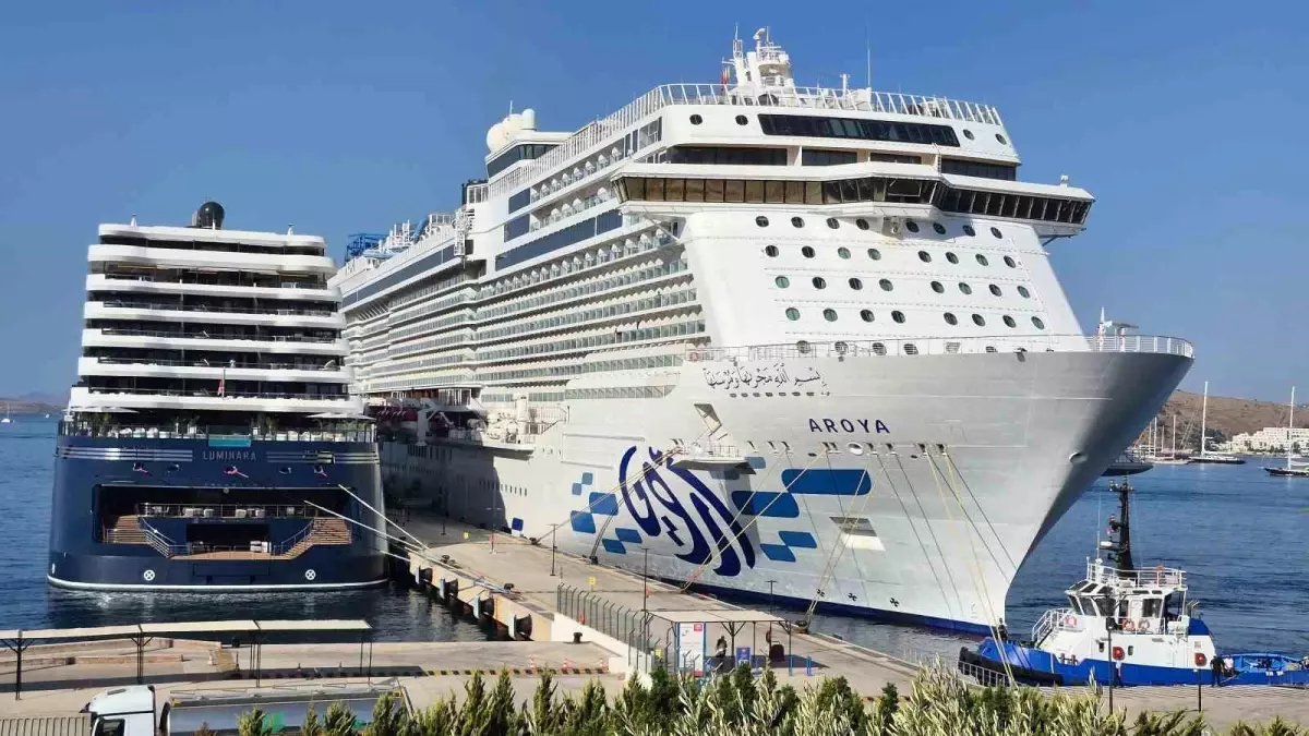Bodrum'a İki Yeni Yolcu Gemisi Geldi