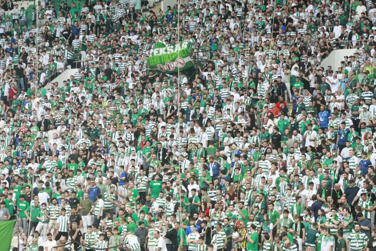 Bursaspor taraftarından tarihi başarı! Galatasaray ile yarışıyorlar
