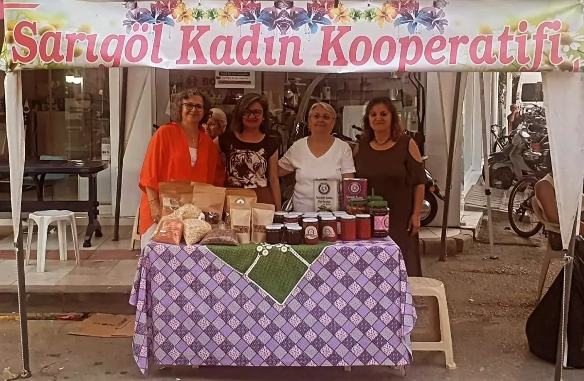 Sarıgöl Kadın Kooperatifi, Doğal Ürünlerini Sultaniye Üzüm Festivalinde Sergiledi