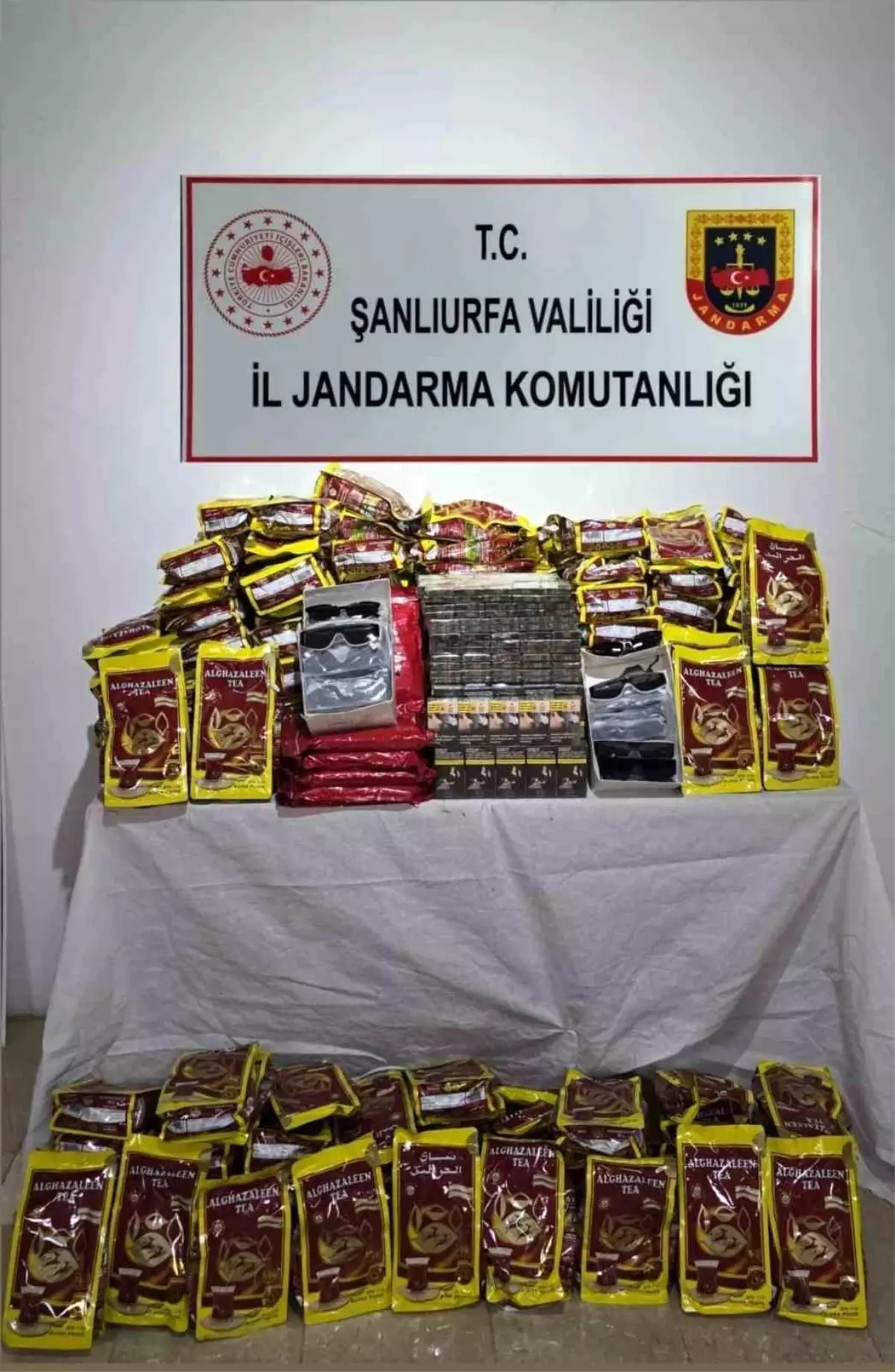 Eyyübiye'de Kaçakçılık Operasyonu: 600 Paket Sigara ve 6 Kilogram Tütün Ele Geçirildi