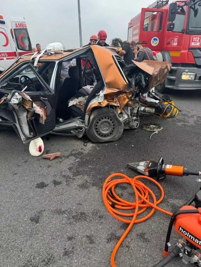 otomobiller carpisti is insani ve esi oldu 1 7 19050767 o