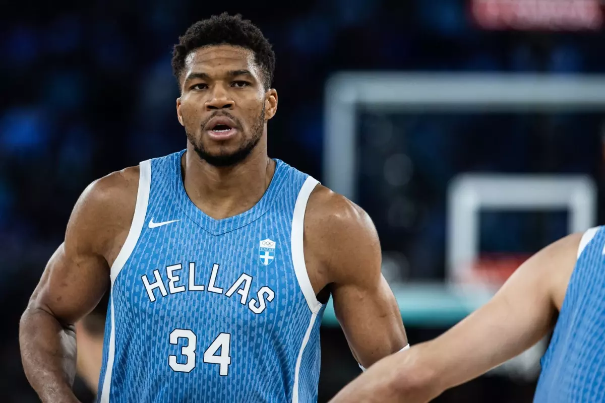 Skandallar bitmiyor! Giannis Antetokounmpo, Türk bayrağına küfür etti