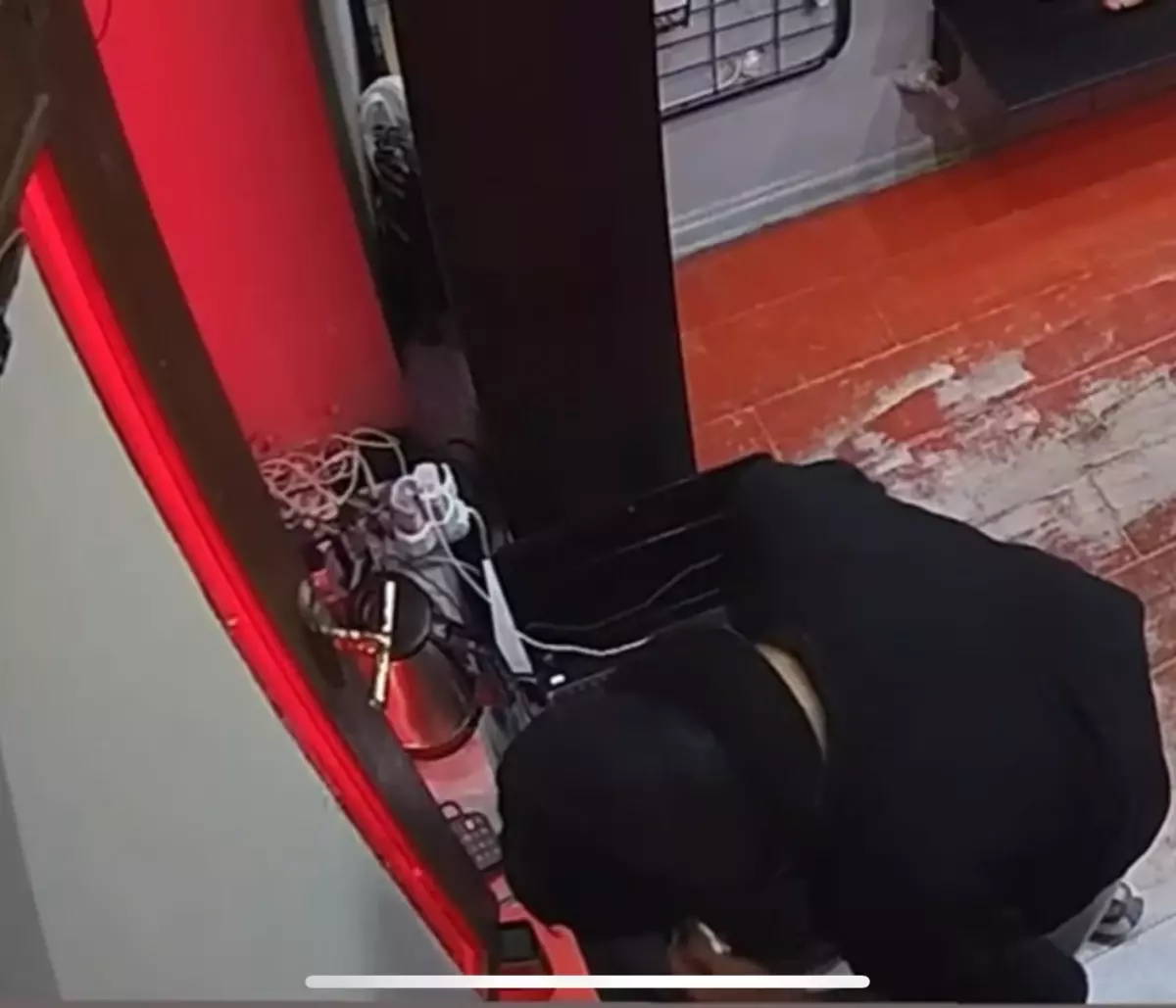 Taksim'de Çalışan Hırsız, İş Yerinden 23 Bin Lira Çaldı