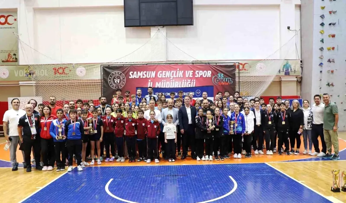 Samsun'da Trampolin Cimnastik Türkiye Şampiyonası Sonuçlandı