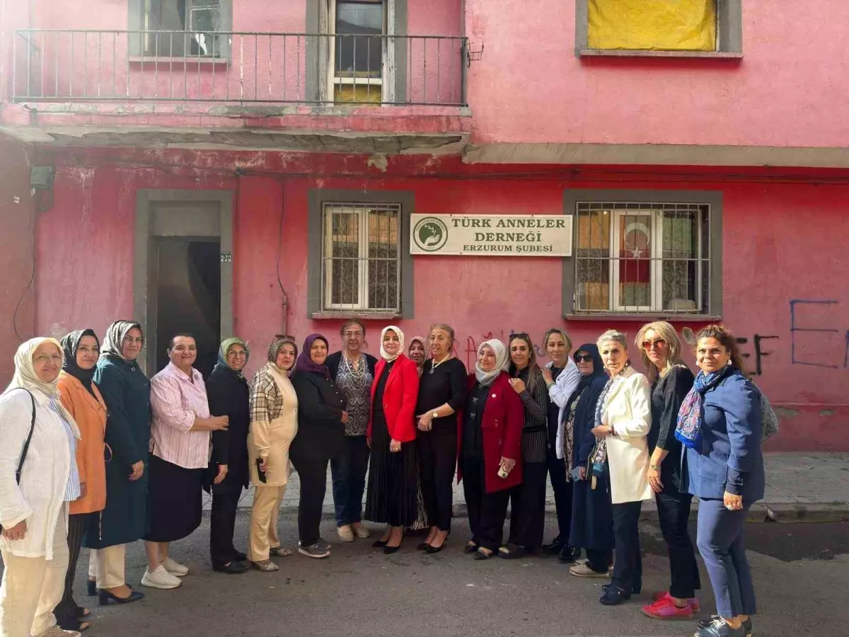 Vali Eşinden Türk Anneler Derneği'ne Ziyaret