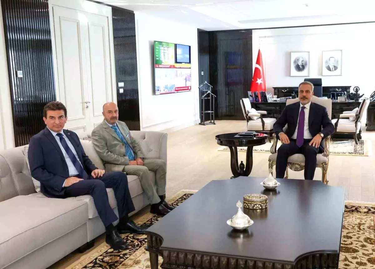 Dışişleri Bakanı Hakan Fidan, OYAK Yetkililerini Kabul Etti