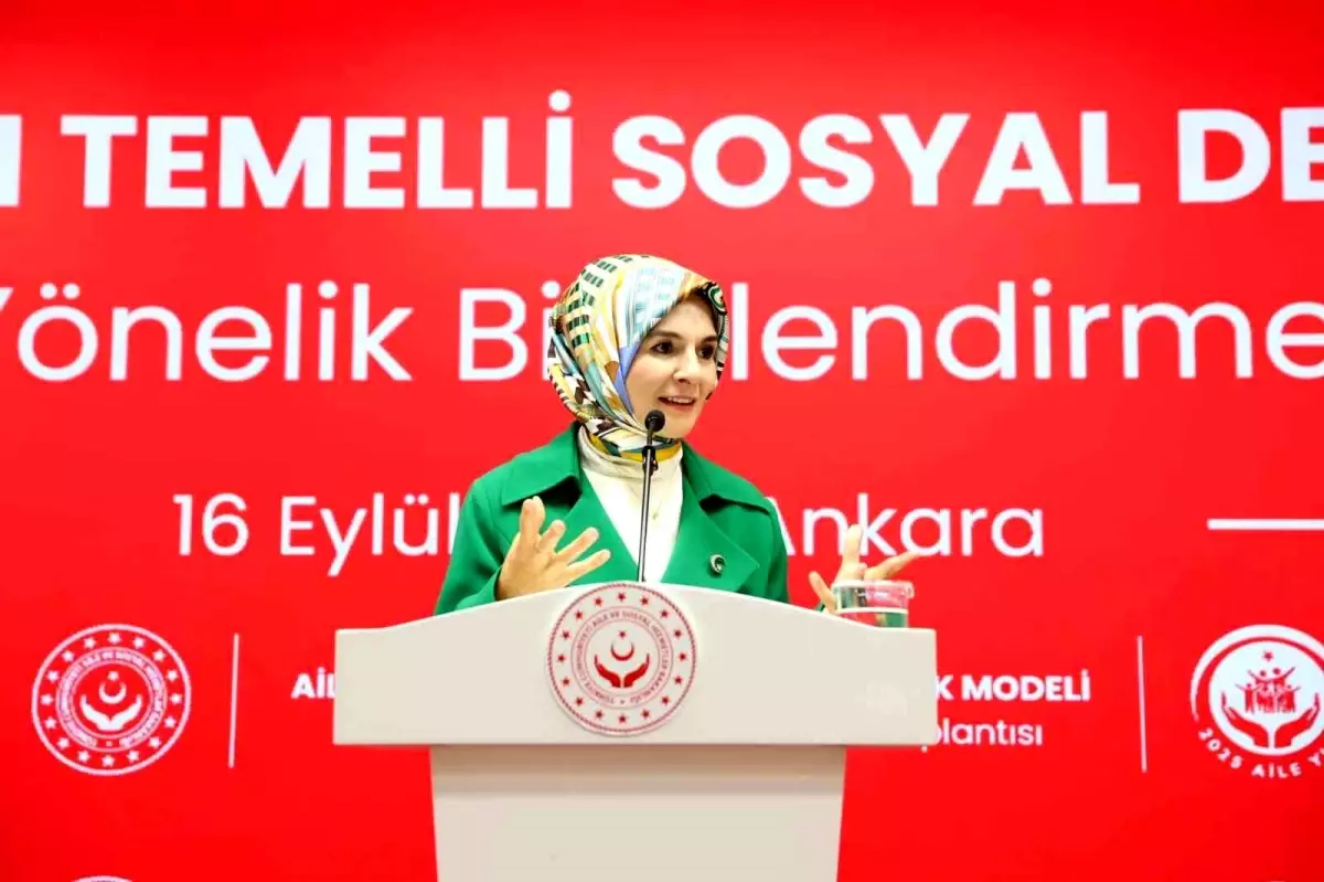 Bakan Göktaş, Muhtarlarla Sosyal Destek Modeli Toplantısında Bir Araya Geldi