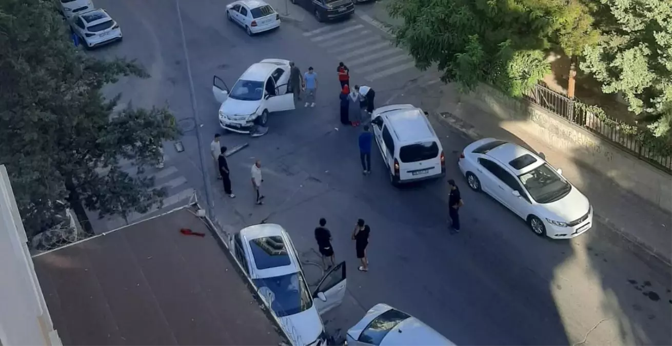 Batman'da Trafik Kazası: Kadın Sürücü Yaralı