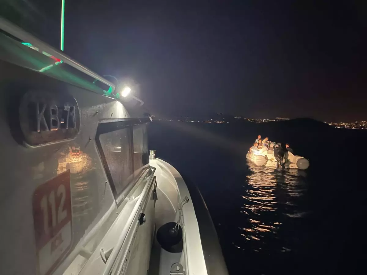 Bodrum'da 20 Kaçak Göçmen Kurtarıldı, İki Kaçakçı Yakalandı