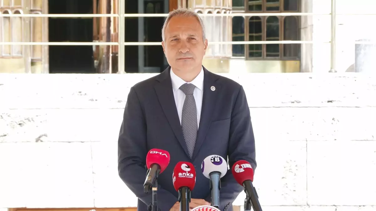 CHP'li Özçağdaş'tan Eğitim Sistemi Eleştirisi: 'Çocuk İşçiliğini Meşrulaştırıyorsunuz'