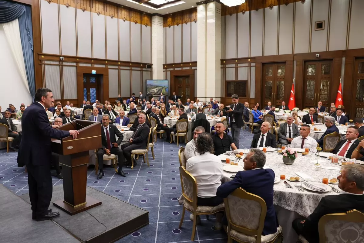 Cumhurbaşkanı Yardımcısı Yılmaz, KKTC Muhtarlarıyla Bir Araya Geldi