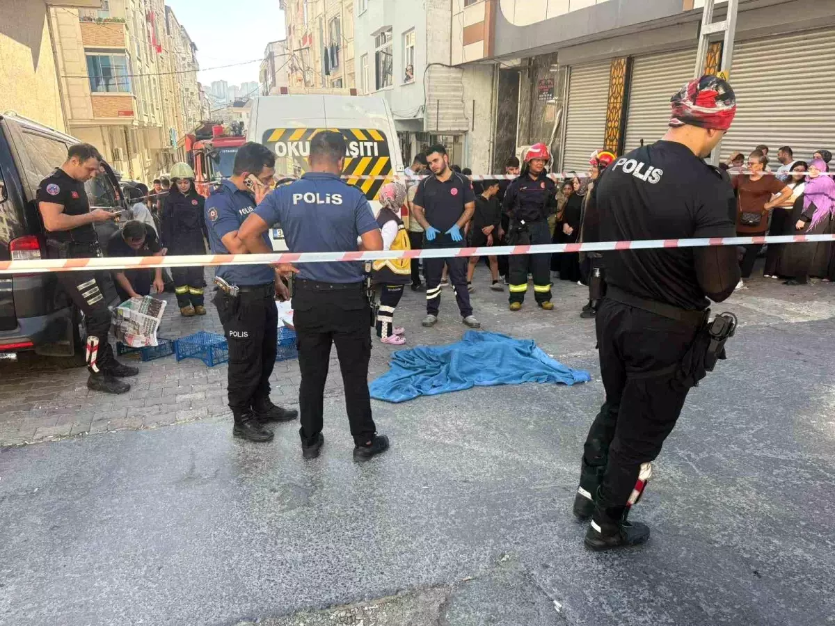 Esenyurt'ta Feci Kaza: Anne-Oğul Minibüsün Altında Kaldı