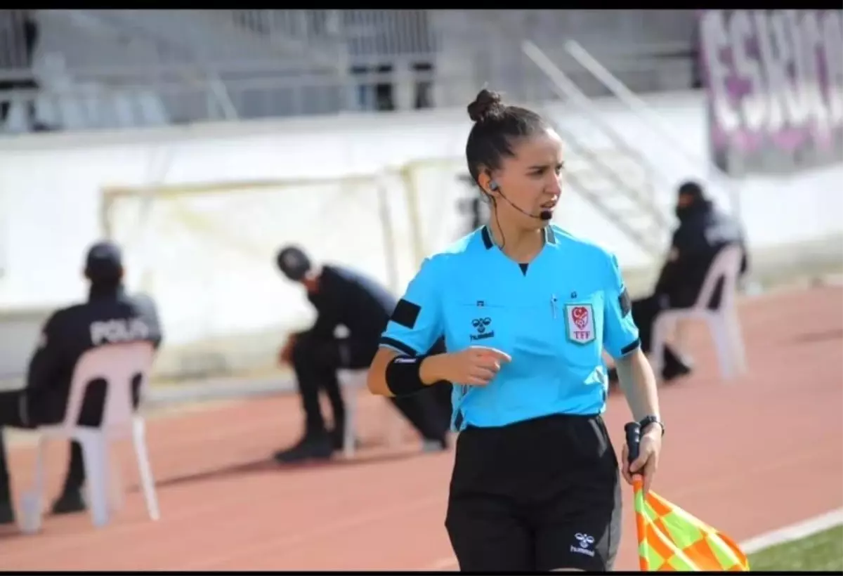 Hümeyra Seven: Genç Hakem İstanbul'a Yelken Açıyor