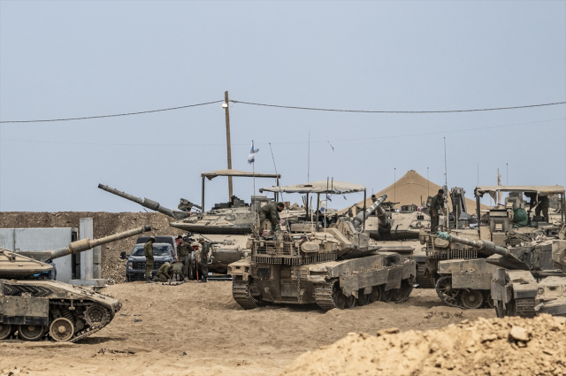 israil ucaklari yemen deki hudeyde limani ni 19054512 781 m