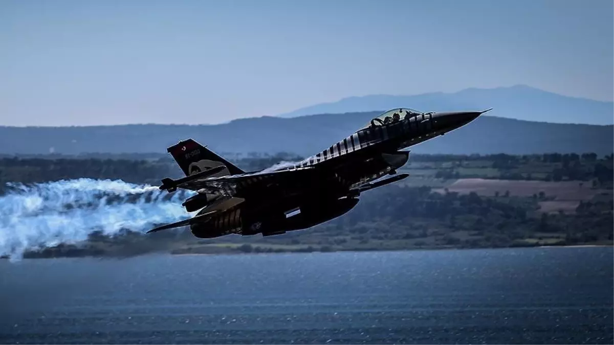 İstanbul'da jetler neden uçuyor? 17 Eylül İstanbul'da uçak sesleri son dakika!