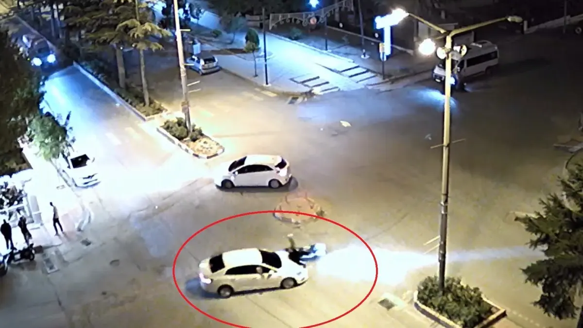 Amasya'da Motosiklete Çarpan Otomobil Sürücüsü Kaçtı