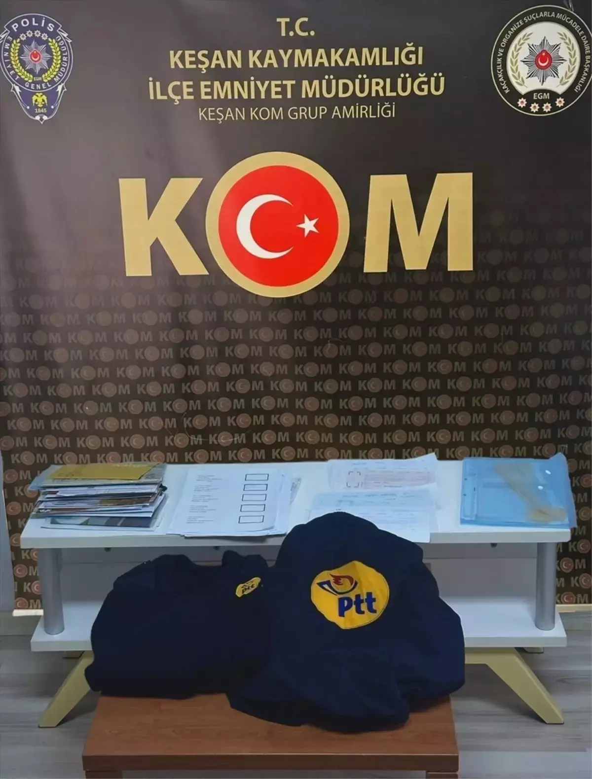 Dolandırıcı PTT Görevlisi Kılığına Girdi, Gözaltına Alındı