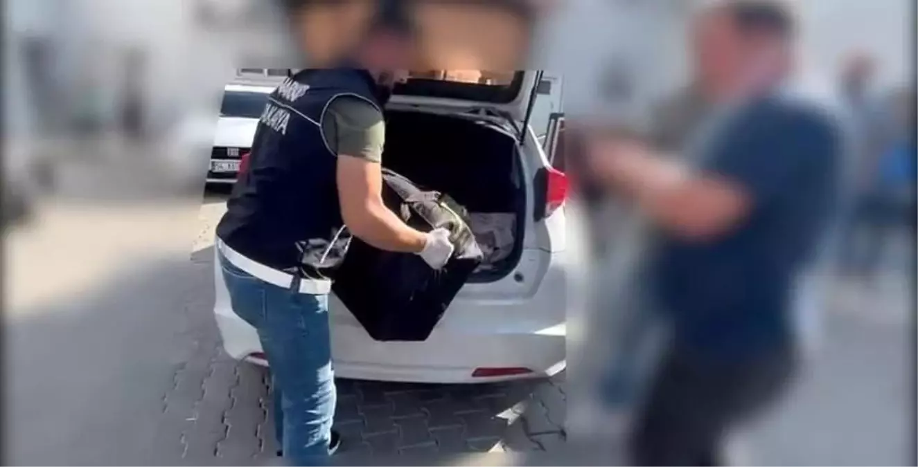 Sakarya'da Uyuşturucu Operasyonu: 11 Kilo Skunk Ele Geçirildi