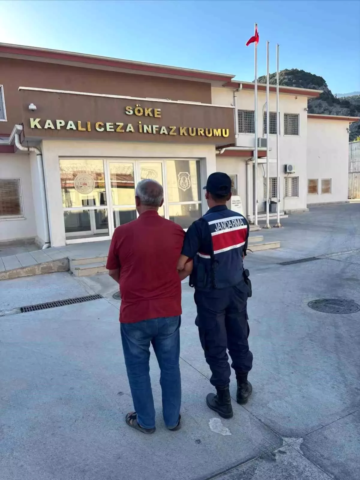 Aydın'da Düzensiz Göçmen Operasyonu: 9 Yakalandı