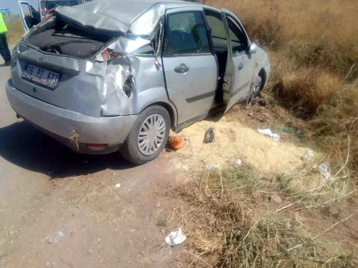 Afyonkarahisar'da Otomobil Devrildi: 4 Yaralı