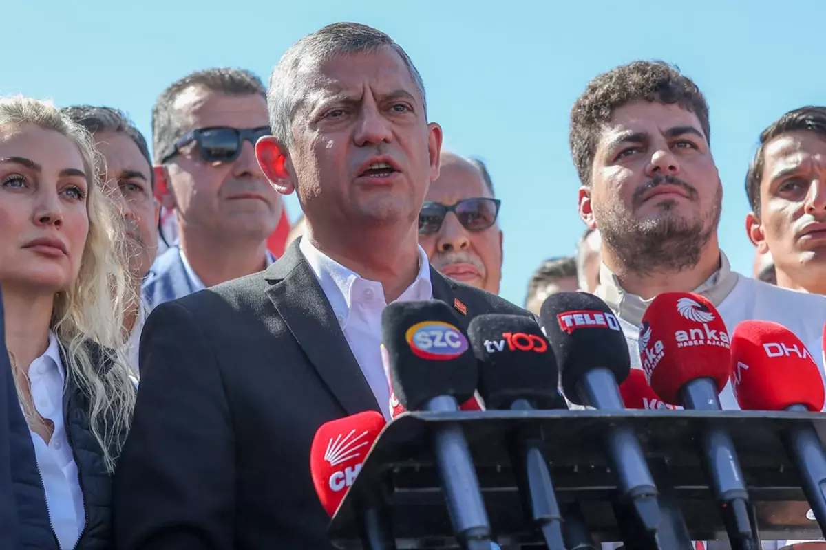 AK Parti'den Özel'in Bayrampaşa iddiasına jet yanıt: Vakit kaybetmeden suç duyurusunda bulunmalı