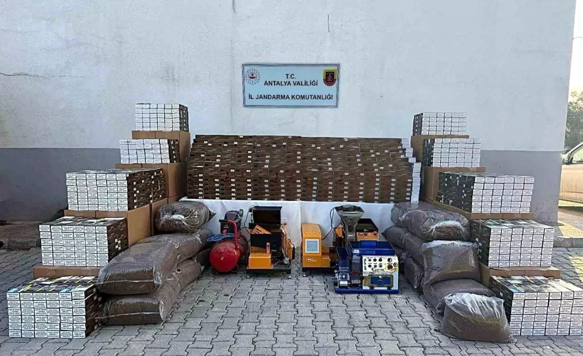 Antalya'da Kaçak Tütün Operasyonu: 1 Milyon Doldurulmuş Makaron Ele Geçirildi