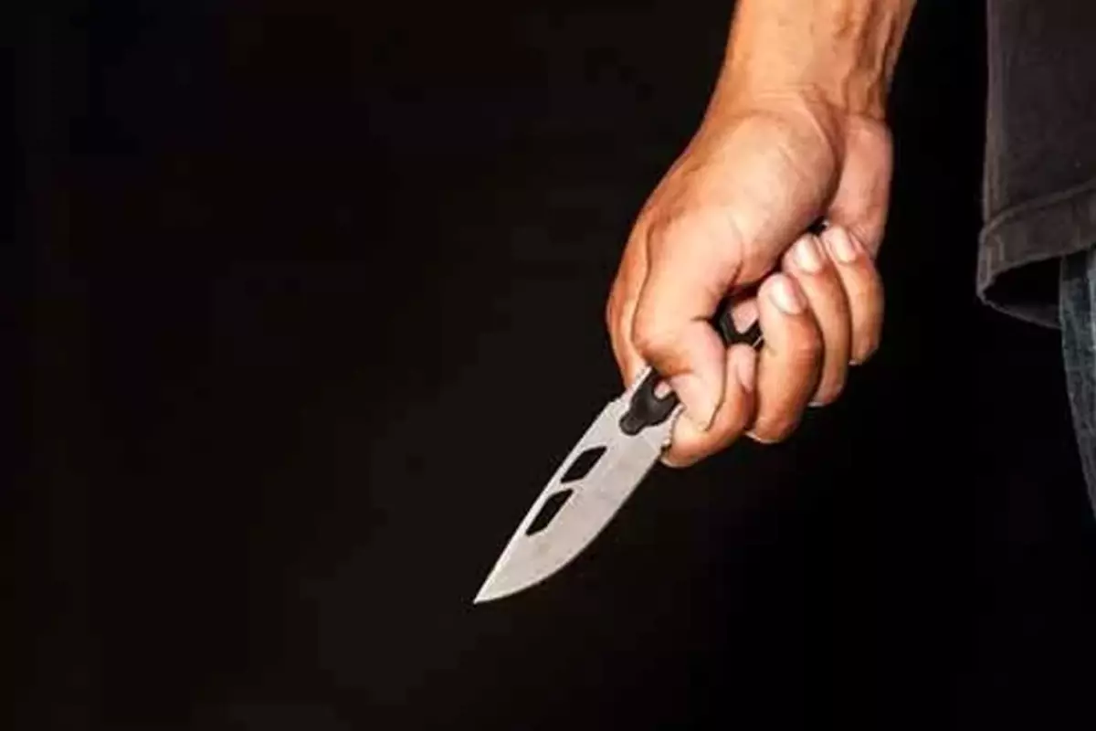 Baba gözünü kırpmadan oğlunu kanlar içinde bıraktı