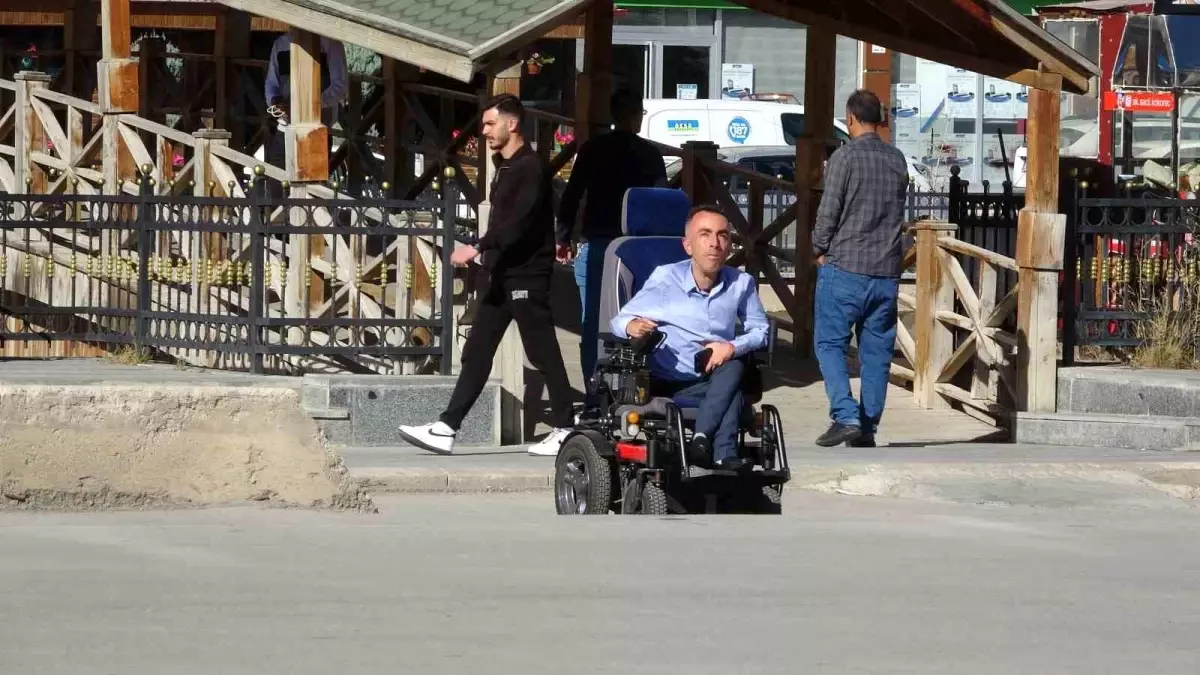 Bayburt'ta Engelli Vatandaşa Motosikletin Çarpması Sonrası Vicdanlar Yaralandı