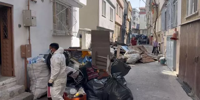 3 Trucks of Garbage Were Removed from the House Causing Bad Odors in Bursa