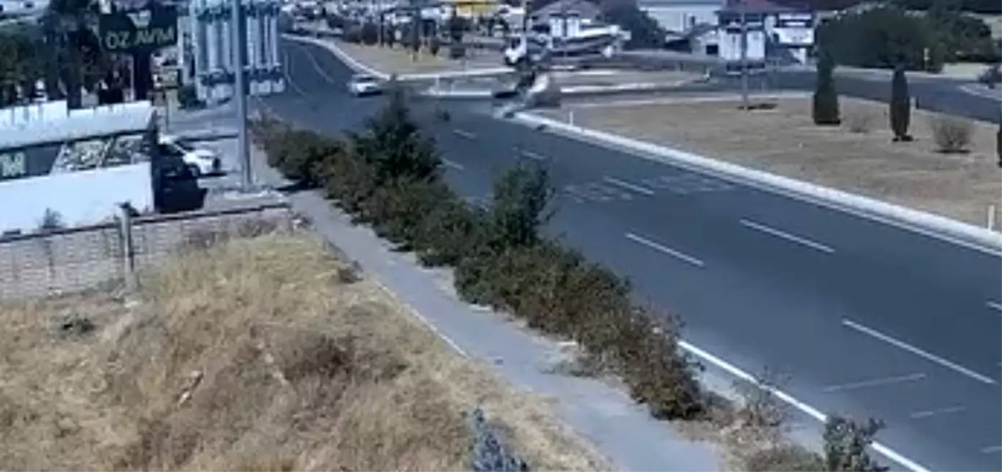 Elazığ'da Trafik Kazası: 2 Yaralı