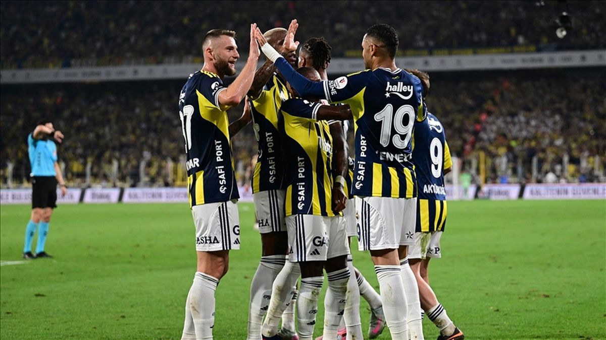 Fenerbahçe Alanyaspor maç kadrosu, ilk 11'ler belli oldu mu? Fenerbahçe'nin Alanyaspor maçı 11'i!
