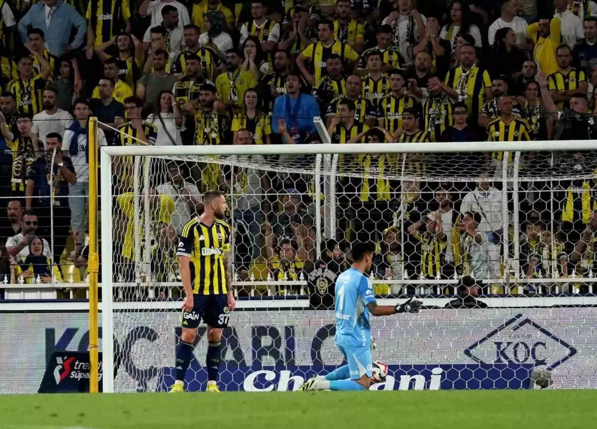 Fenerbahçe, Alanyaspor'la 2-2 Berabere Kalarak İlk Puanını Kaybetti