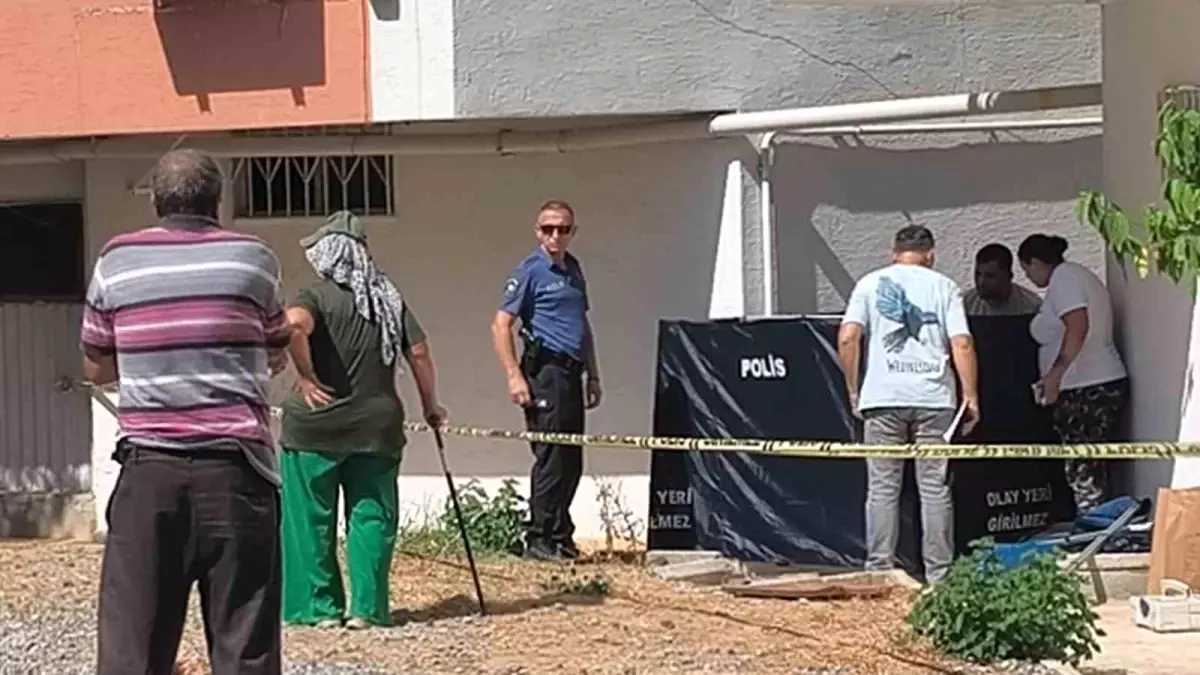 Antalya'da 7. Kattan Düşen Şahıs Hayatını Kaybetti