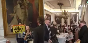 İklim aktivistleri, Trump'ın İngiltere ziyareti için düzenlen galayı bastı