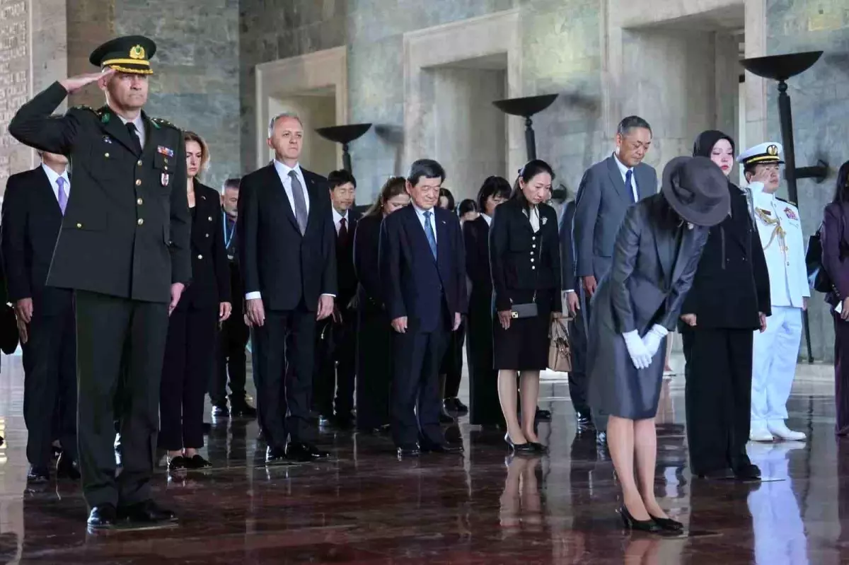 Japonya Altes Prensesi Akiko Mikasa, Anıtkabir'i Ziyaret Etti
